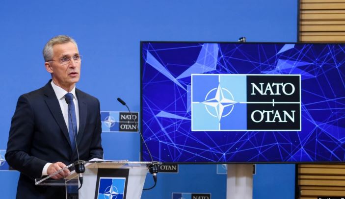 Stoltenberg takon sot Kurtin dhe Vuçiçin