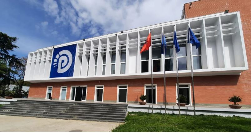 PD për inceneratorët: Rama iu jep qindra mln euro guacave “gjyshe”, “nëna” dhe “bijë” me zero staf