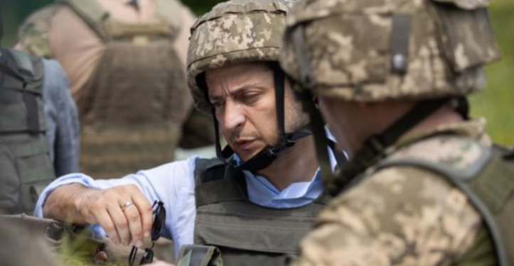 Zelensky thirrje zyrtarëve ukrainas: Mos flisni publikisht për taktikat ushtarake