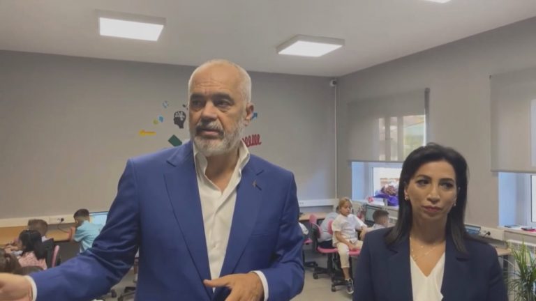 100 laboratorë smart në shkolla, Rama: Të rinjtë të aftë për një treg tjetër pune