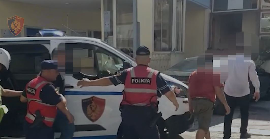 Po transportonte 8 emigrantë të paligjshëm, arrestohet në Sarandë 19-vjeçari nga Durrësi