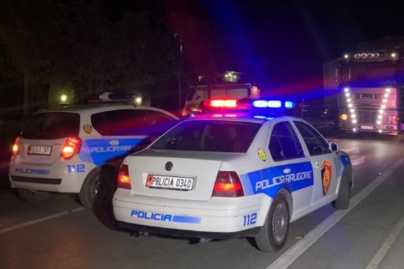 Aksident i katërfishtë në aksin Kavajë-Durrës, plagosen dy persona