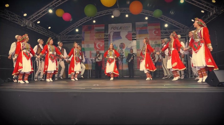 Ansambli &#8220;Arjan Plaku&#8221; në festivalin botëror të folklorit në Gjermani (VIDEO)