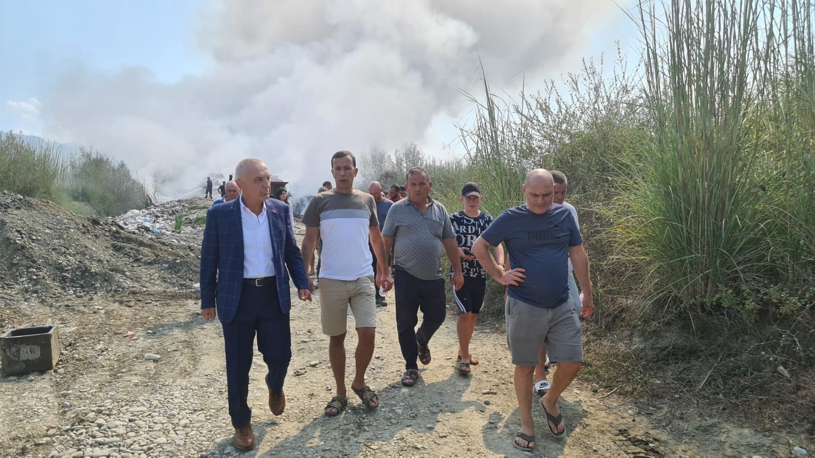 “Koha e të pabesëve po mbaron!”, Meta shkon në Shijak: Rama edhe të vjedh edhe të helmon!