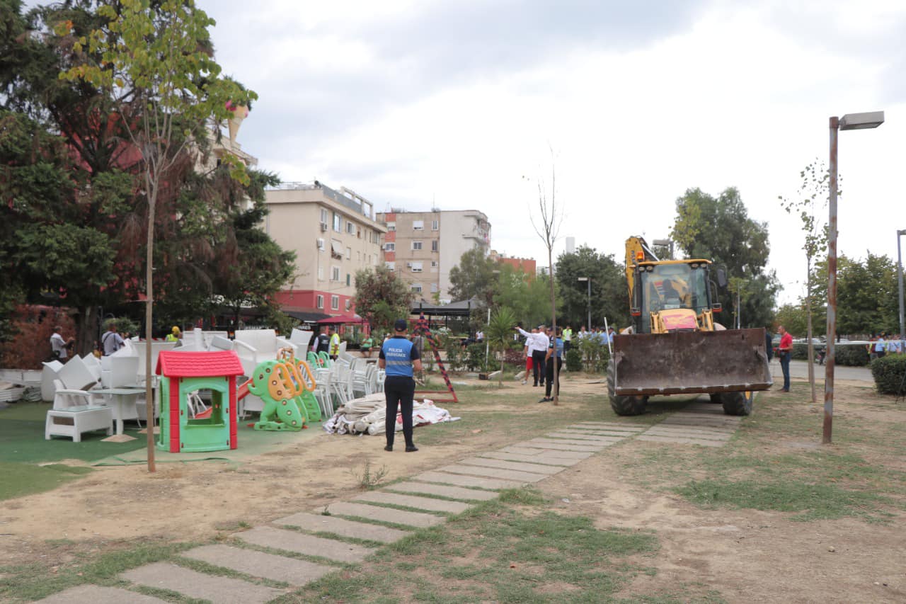 Aksioni për lirimin e hapësirave publike, reagon Sako: Pas lagjes 17 do të vijojmë në zona të tjera të Durrësit