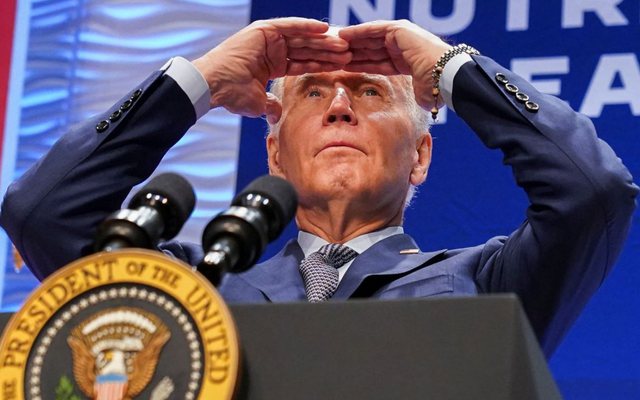 “Ku është Jackie?” Biden kërkon mes audiencës ligjvënësen amerikane që vdiq në gusht