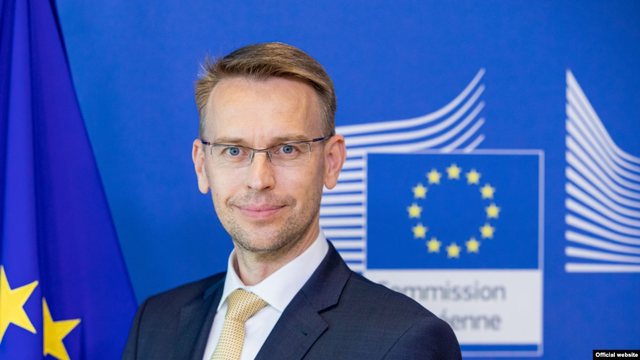 BE “e shqetësuar” për forcimin e bashkëpunimit Serbi-Rusi