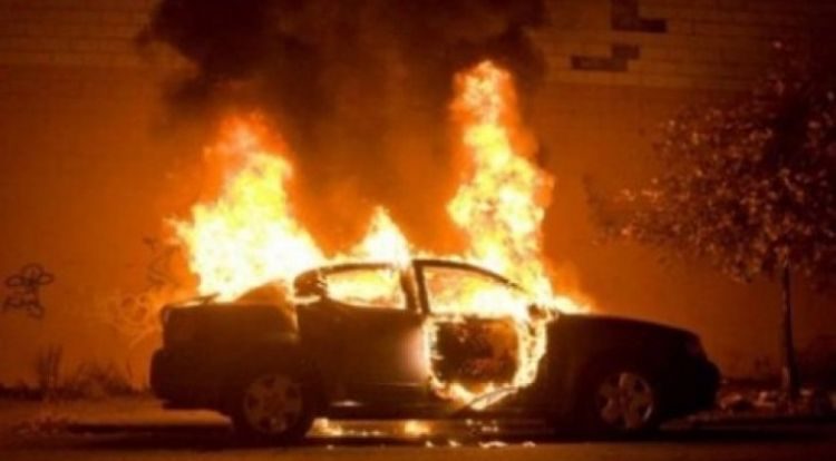 Zjarrvënie e qëllimshme?/ Digjet gjatë natës një mjet, i kujt ishte në pronësi? (EMRI)