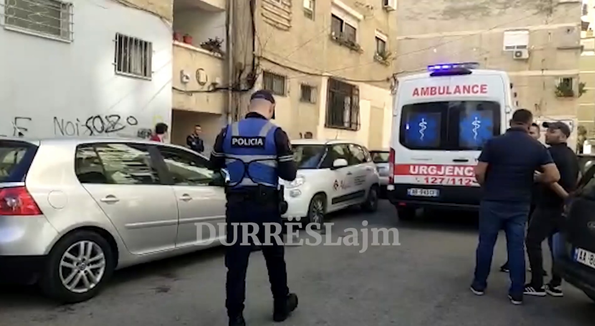 Rrëzohet nga shkallët e shtëpisë, ndërron jetë në vend i moshuari në Durrës (VIDEO)