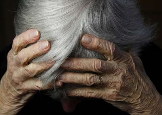 Rrihte nënën e tij, arrestohet 28-vjeçari në Durrës