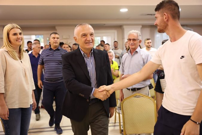 Meta: Aksioni politik i Partisë së Lirisë do të jetë i pandalshëm dhe triumfues