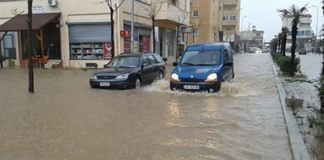 Moti i keq, bashkia apel qytetarëve: Mund të kemi përmbytje dhe rrëshqitje dheu