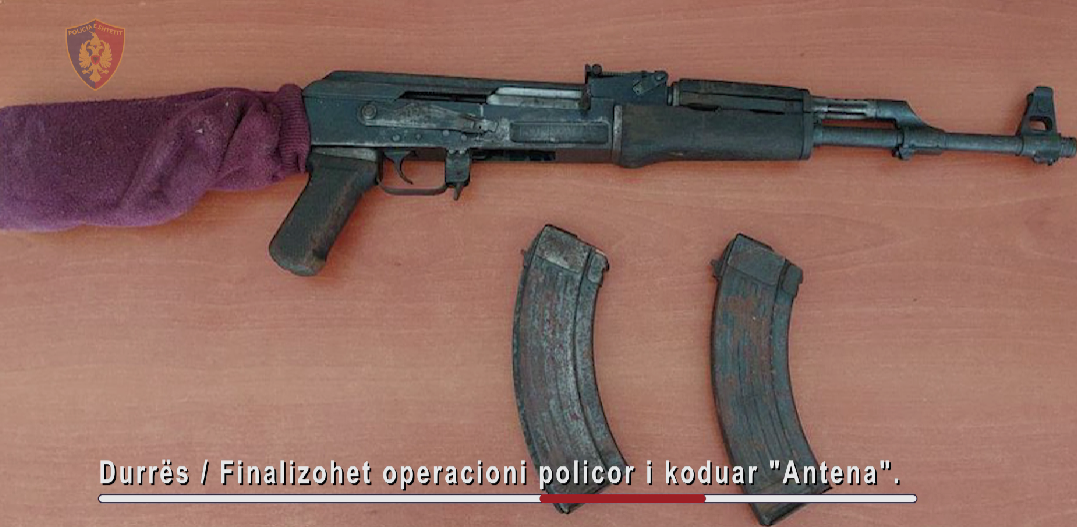 VIDEO/ Të shtëna me armë zjarri në Durrës, 56-vjeçari tenton të vrasë fqinjin me kallashnikov