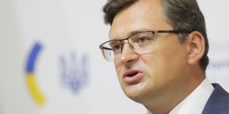 Ministri i Jashtëm i Ukrainës kritikon Gjermaninë për furnizimet me armë