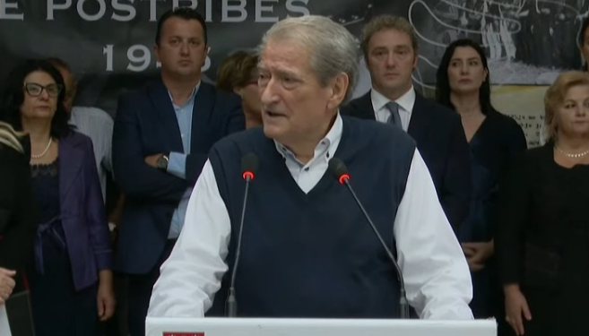 “Sillen si terroristë të kuq ndaj qytetarëve”, Berisha për patronazhistët: Janë kancer i administratës!