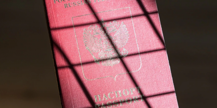 KE propozon pezullimin e marrëveshjes për lehtësimin e vizave me Rusinë