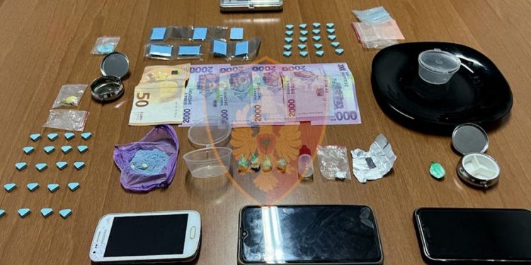Shiste ekstazi, kokainë dhe droga të tjera të forta, policia e Tiranës arreston “spaçatorin” 35-vjeçar