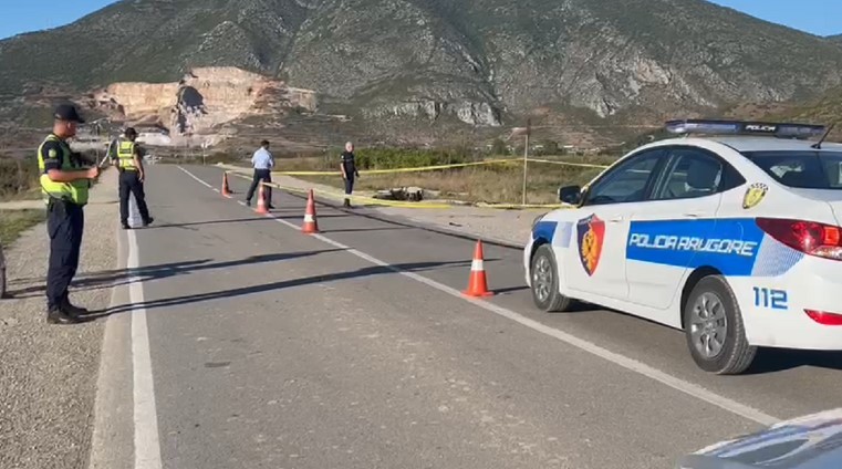 Autobusi përplas për vdekje të moshuarin që po lëvizte me motomjet