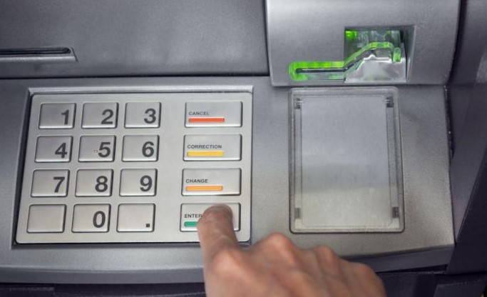 Tentoi të vidhte bankomatin, arrestohet pas 8 vitesh 38-vjeçari nga Durrësi