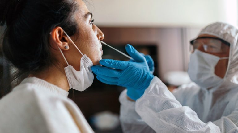 EMA paralajmëron për një variant të ri të COVID-19 në dimër