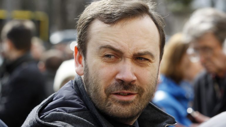 Largohen nga Rusia dy gazetarë nën hetim nga Moska: Do kthehemi kur regjimi fashist të bjerë