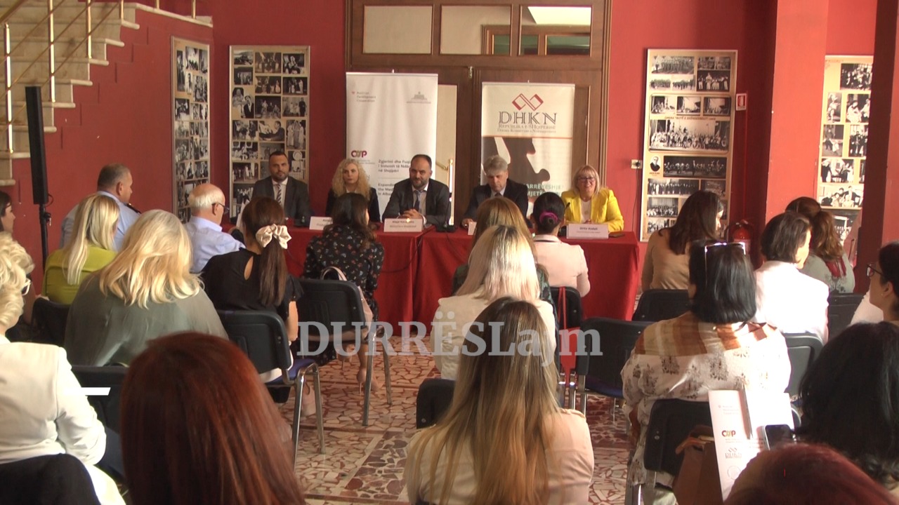 EMRAT/ Hapet Dhoma Vendore e Ndërmjetësve në Durrës (VIDEO)