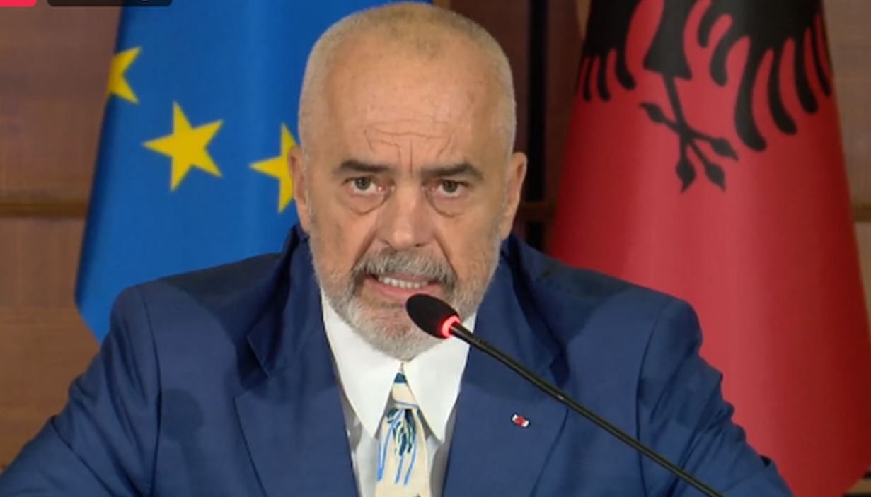 Rama-gazetarit: Laje gojën kur përmend Erion Braçen!