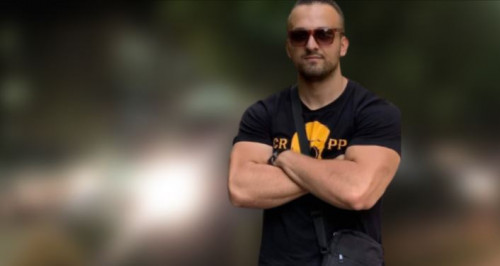 Vrasja e 28-vjeçarit në oborrin e banesës me plumb në kokë, i afërmi rrëfen momentin: Dëgjuam zëra! Kur dola pashë viktimën në tokë