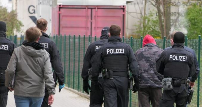 Sherr mes shqiptarëve në Gjermani, 28-vjeçari plagos me thikë kolegun e punës