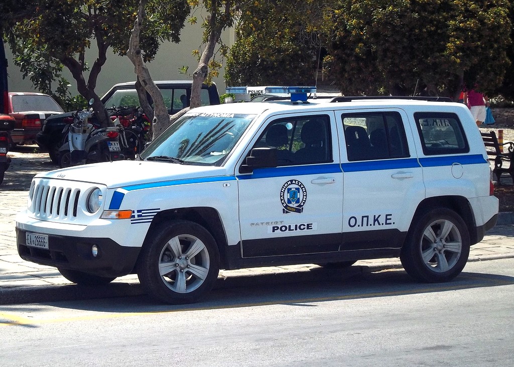 Ekzekutohet në mes të rrugës një person në Greqi, policia gjen 5 mijë euro pranë viktimës