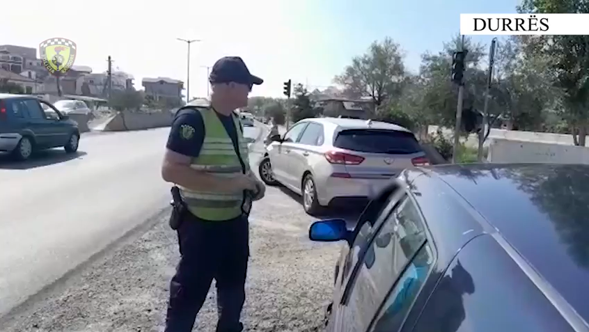Durrës, Policia Rrugore arreston 4 drejtues mjetesh në një javë, pezullohen 53 patenta dhe vendosen rreth 1200 gjoba (VIDEO)