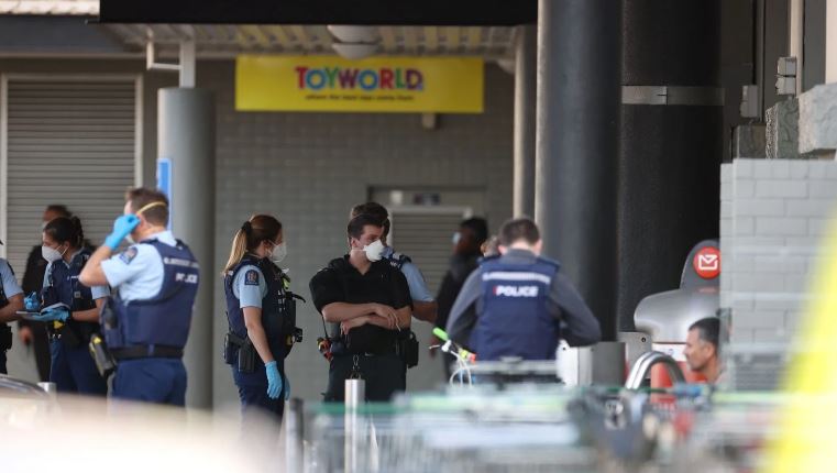 Dy fëmijë u gjetën të vdekur në valixhe pas disa vitesh, arrestohet gruaja që dyshohet të jetë e ëma