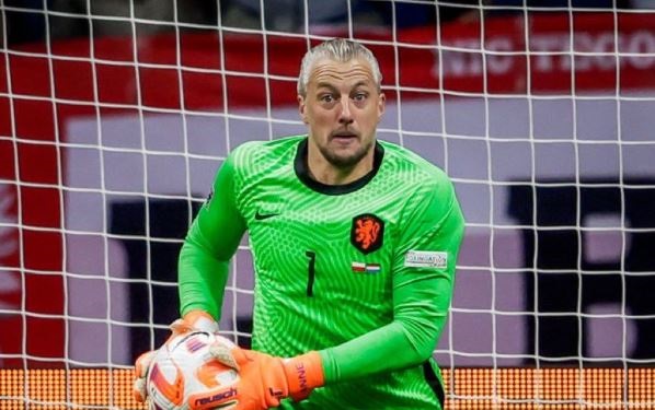 Lojtari bën debutimin me kombëtaren në moshën 38-vjeçare