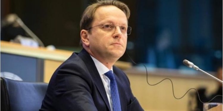 BE përgatit ndihmën prej 30 miliardë eurosh për Ballkanin Perëndimor, Varlehyi: Anëtarësimi i rajonit, prioritet kryesor