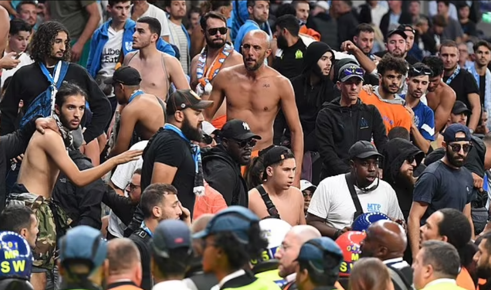 Përplasja mes tifozëve të Tottenhamit dhe Marsejës, pesë të arrestuar