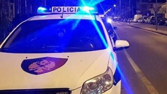 Lëviznin me armë në makinë, arrestohen dy persona në Tiranë, po përgatiteshin për…