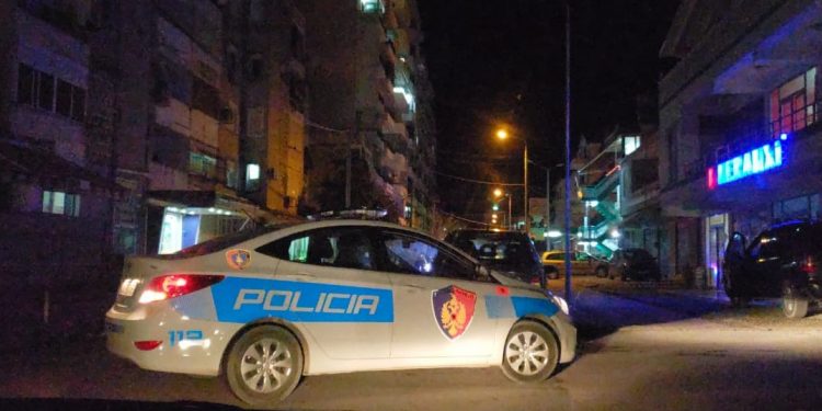 Të shtëna me armë zjarri në Vlorë, atentat ndaj dy efektivëve të policisë