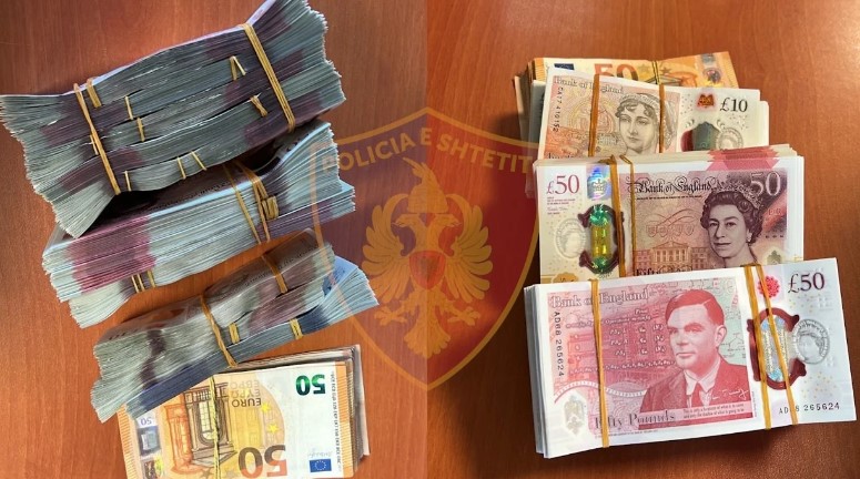 Lëvizte me 44 mijë paund dhe 3000 euro në makinë, procedohet 40-vjeçari