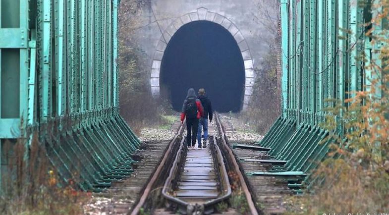 Refugjatët minorenë, më të rrezikuarit në itinerarin e Ballkanit!