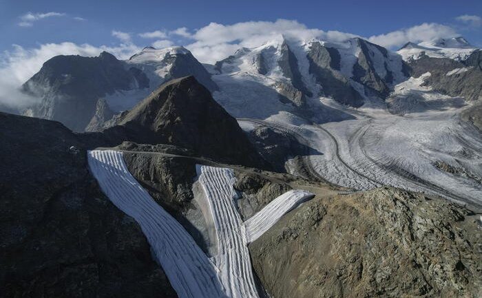 Shkrin në Zvicër akulli 7000-vjeçar