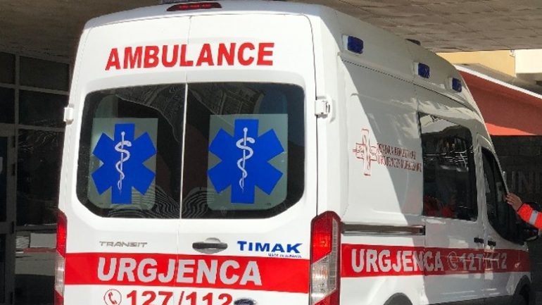 “Audi” përplaset me karrotrecin, 3 të plagosur