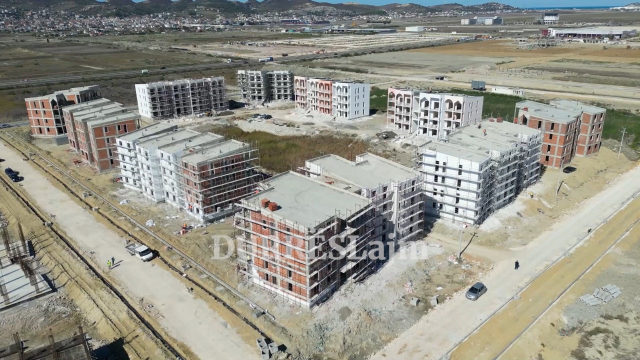DETAJE/ Siti i 85 pallateve të reja në Spitallë, kur pritet të dorëzohen apartamentet e para dhe përfituesit (VIDEO)