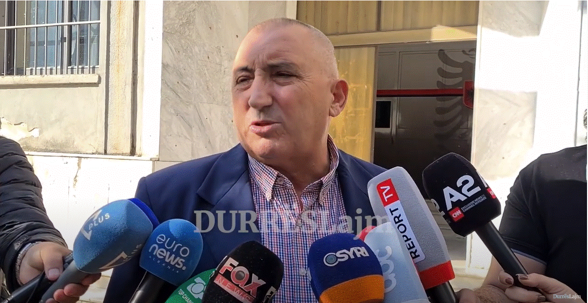 Sekuestrimi i  522 mijë eurove dhe mallrave kontrabandë në Durrës, Gjykata lë në burg pronarin e autobusit, lirohen ndihmësit (VIDEO)