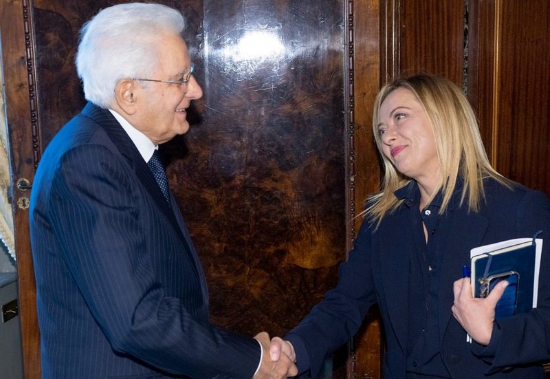 Giorgia Meloni zyrtarisht kryeministre, formohet qeveria dhe kabineti në Itali