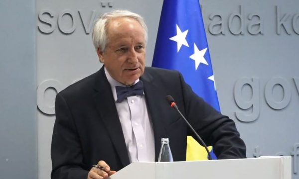 Jep dorëheqjen ministri i Shëndetësisë në Kosovë Rifat Latifi