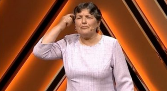 “Çantën në krahë, pi kafe në lokal”/ Vjollca tregon si e pritën djemtë daljen e saj televizive: S’na folën, u mërzitën