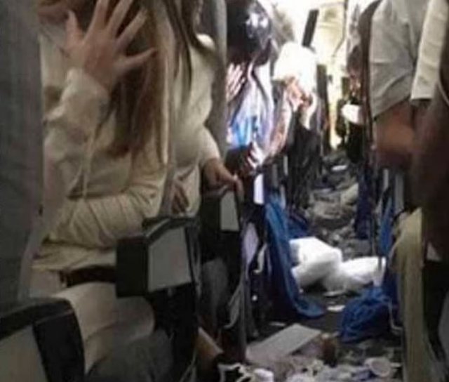 Turbulenca të fuqishme godasin avionin, 271 pasagjerë në terror, 12 të plagosur