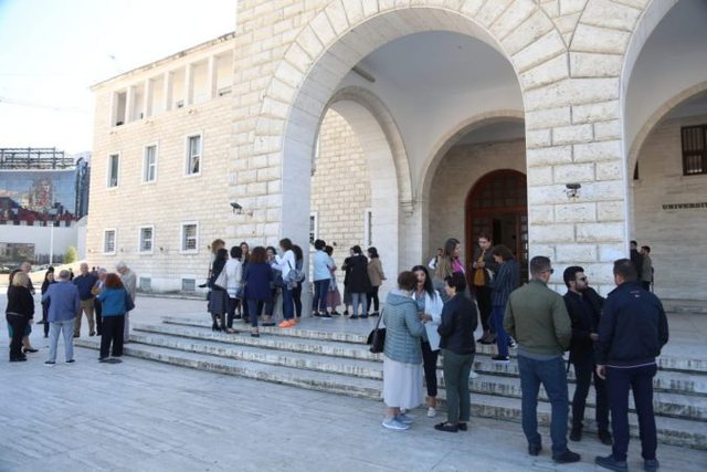 Pedagogët nuk tërhiqen, vijon bojkoti: Nesër protestë kombëtare