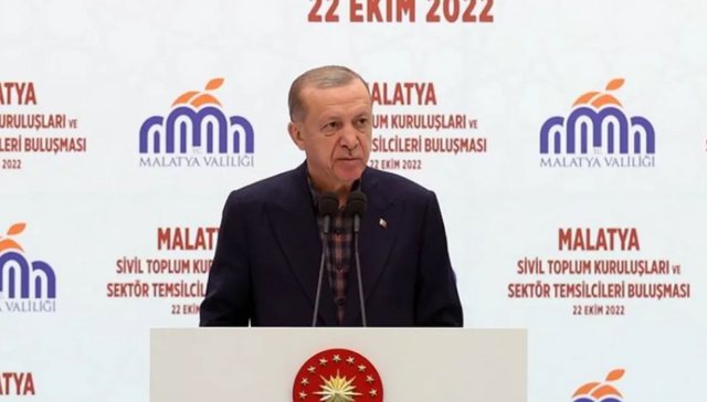 Erdogan propozon referendum për mbajtjen e shamisë