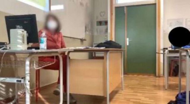 Nxënësit qëllojnë mësuesen me plumb gome në mes të klasës në Itali (VIDEO)